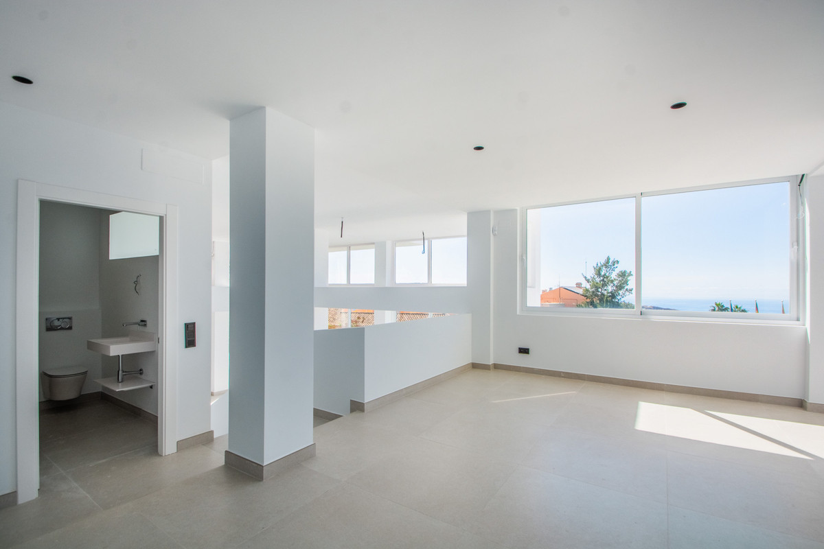 3 Bed Apartment for sale in La Mairena Costa Del Sol, Málaga, Spain