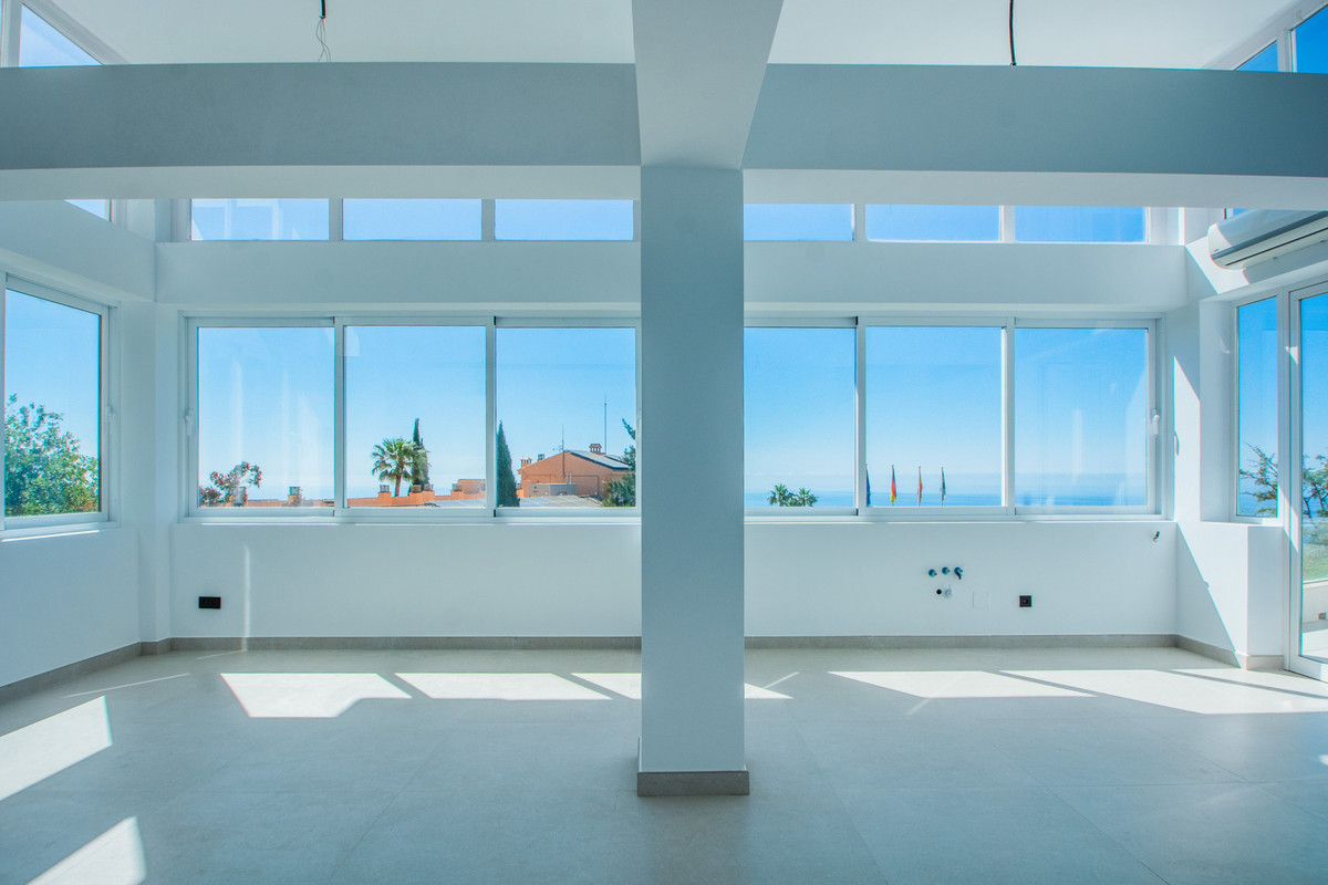 3 Bed Apartment for sale in La Mairena Costa Del Sol, Málaga, Spain
