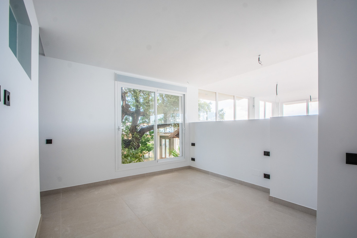 3 Bed Apartment for sale in La Mairena Costa Del Sol, Málaga, Spain