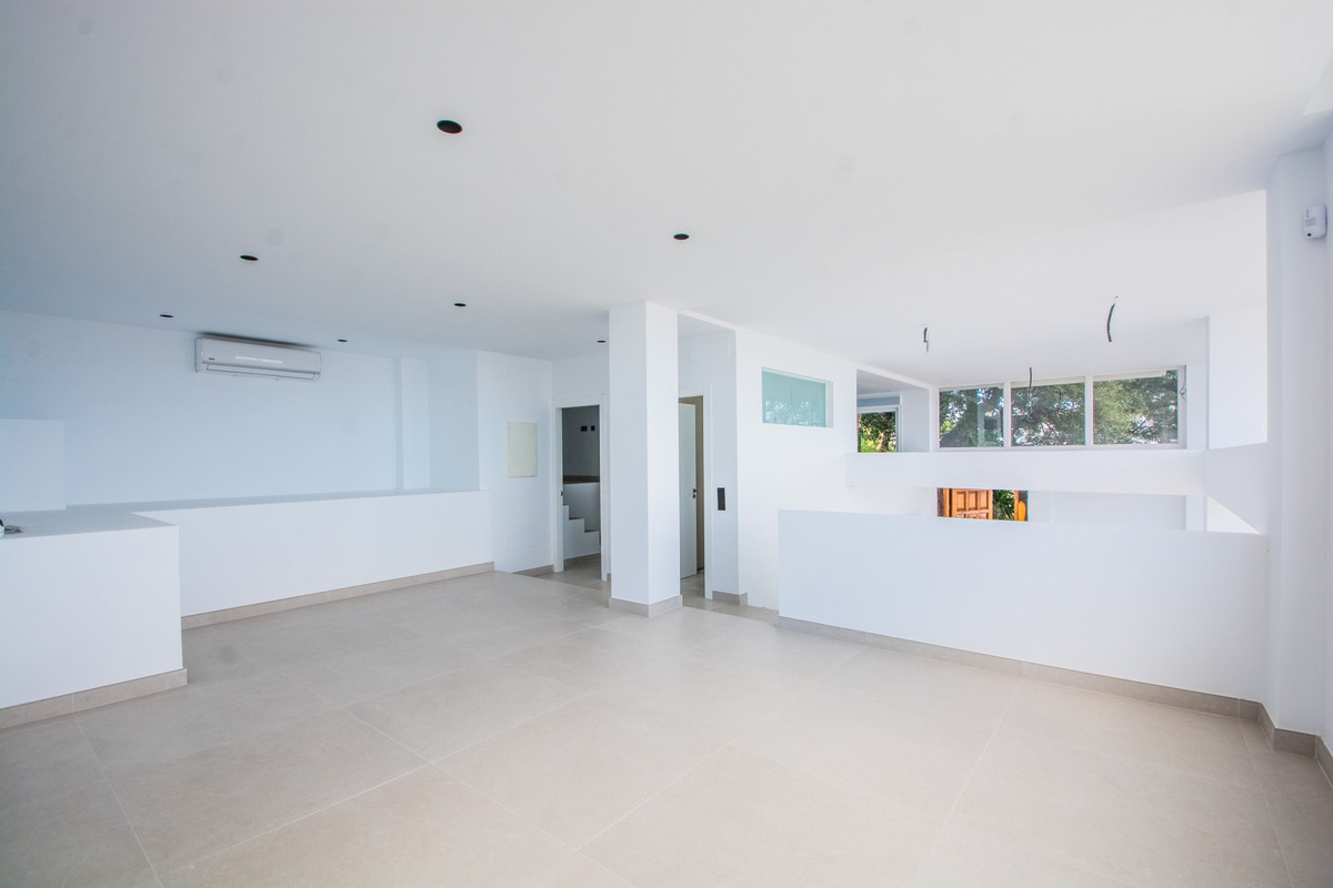 3 Bed Apartment for sale in La Mairena Costa Del Sol, Málaga, Spain