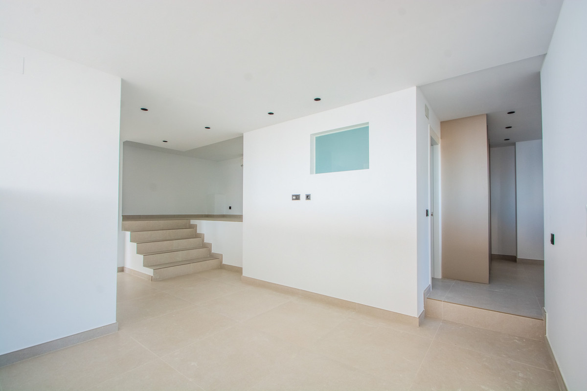 3 Bed Apartment for sale in La Mairena Costa Del Sol, Málaga, Spain