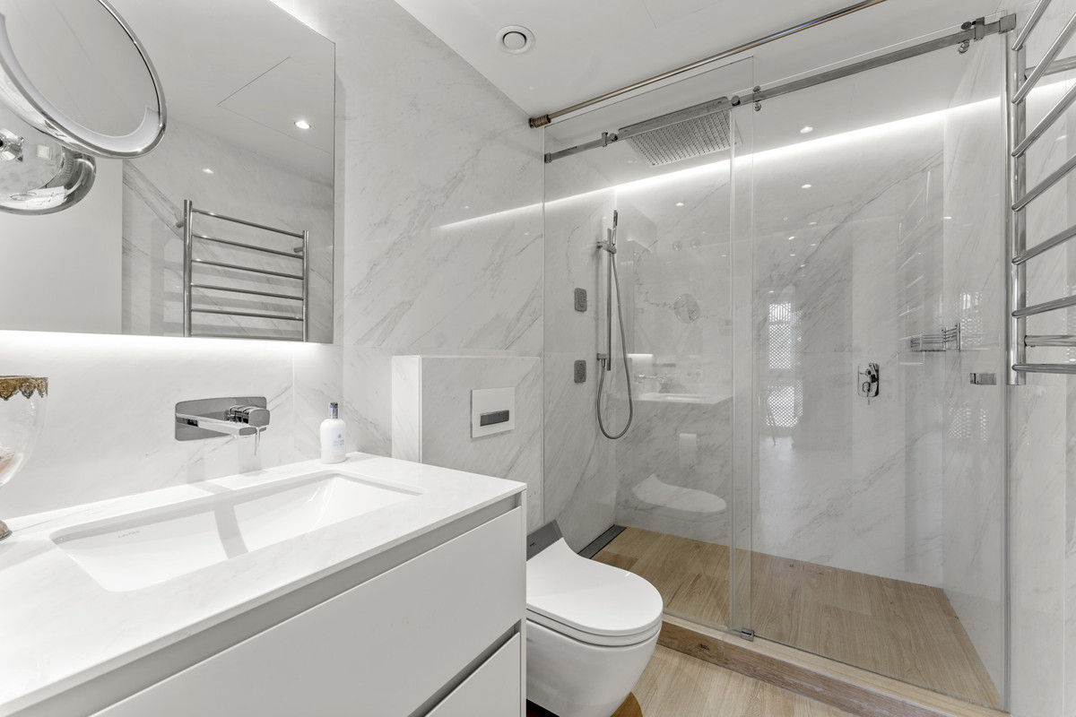 Se vende Apartamento Planta Media de 3 dormitorios en Costa Del Sol, Málaga, España