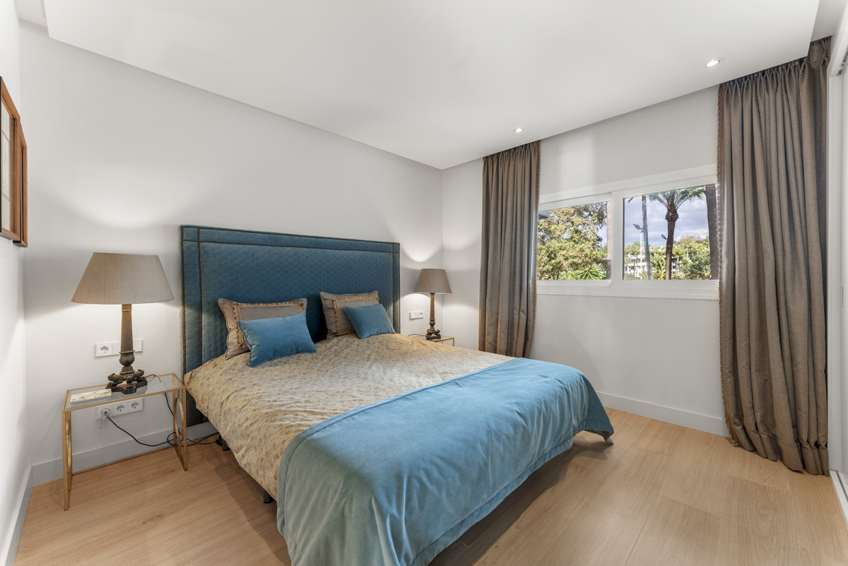 Se vende Apartamento Planta Media de 3 dormitorios en Costa Del Sol, Málaga, España