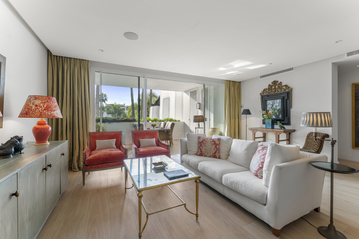 Se vende Apartamento Planta Media de 3 dormitorios en Costa Del Sol, Málaga, España