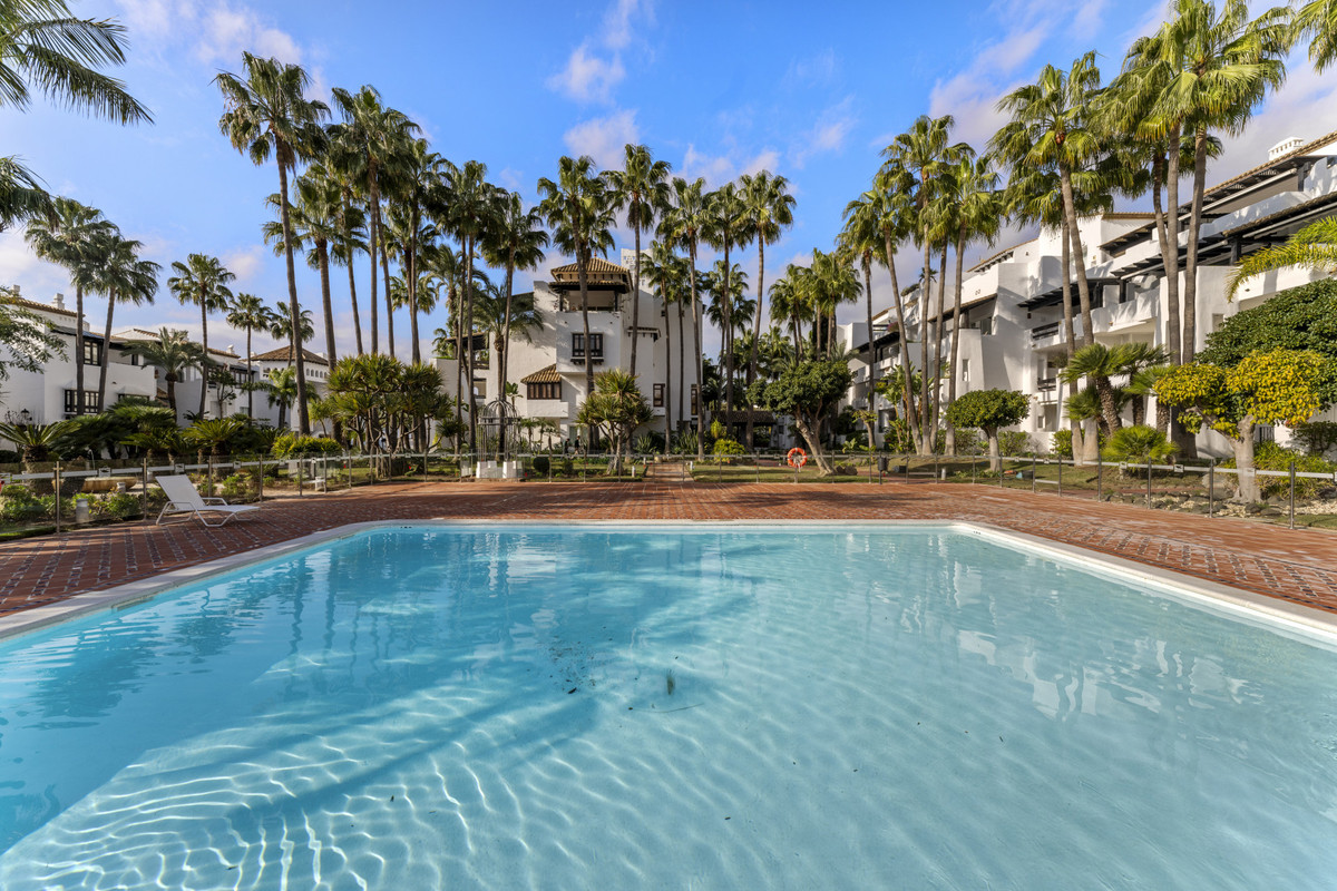 Se vende Apartamento Planta Media de 3 dormitorios en Costa Del Sol, Málaga, España