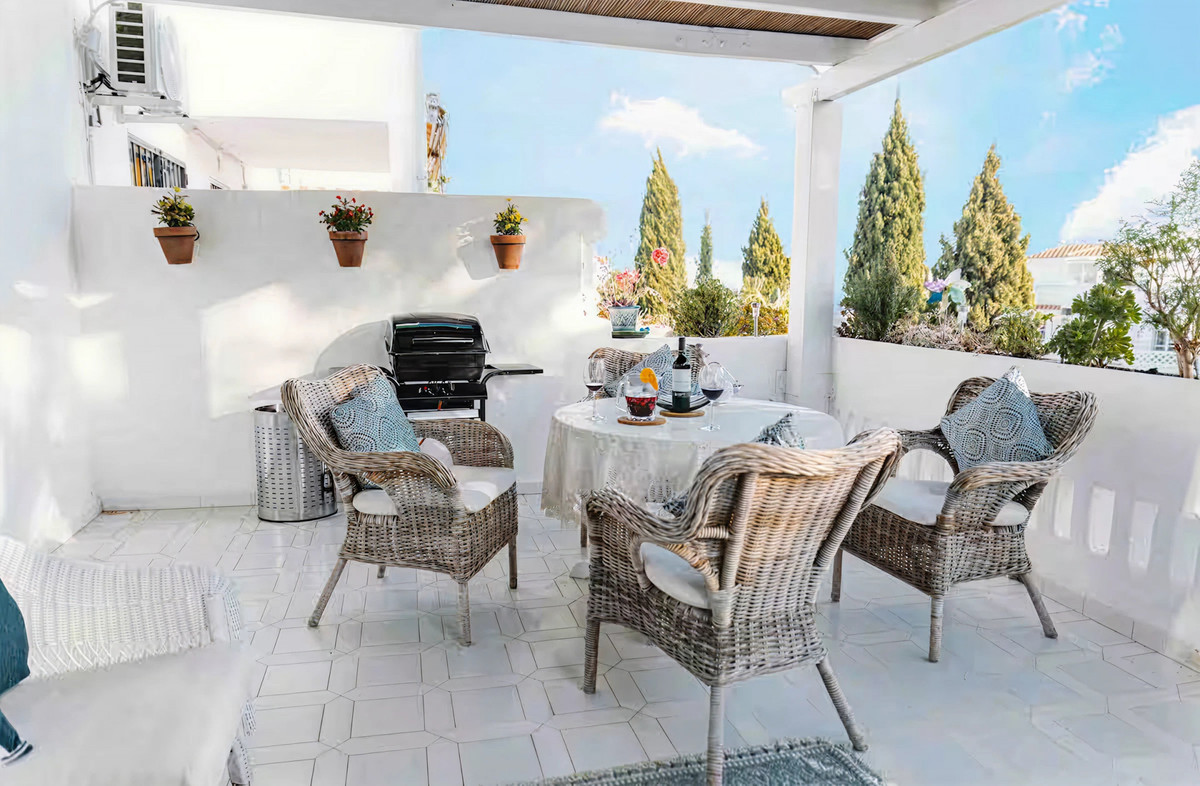 2 Bed Apartment for sale in Mijas Costa Del Sol, Málaga, Spain