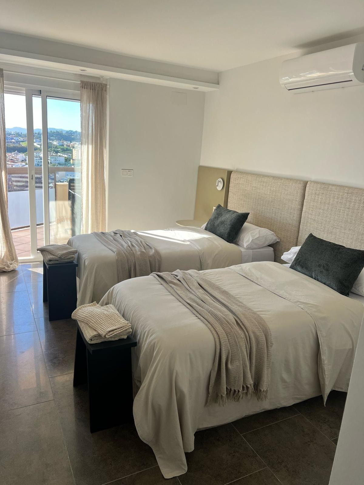 4 Bed Apartment for sale in Torreblanca Costa Del Sol, Málaga, Spain