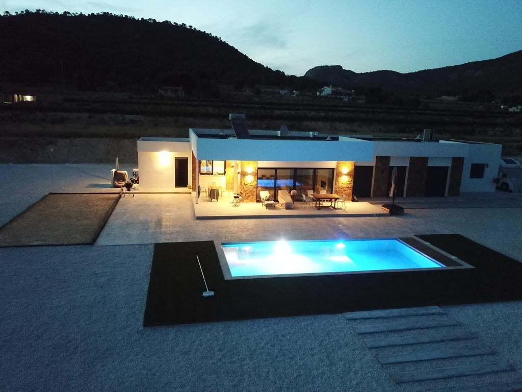 Se vende Villa - Chalet de 4 dormitorios en Costa Blanca, Alicante, España