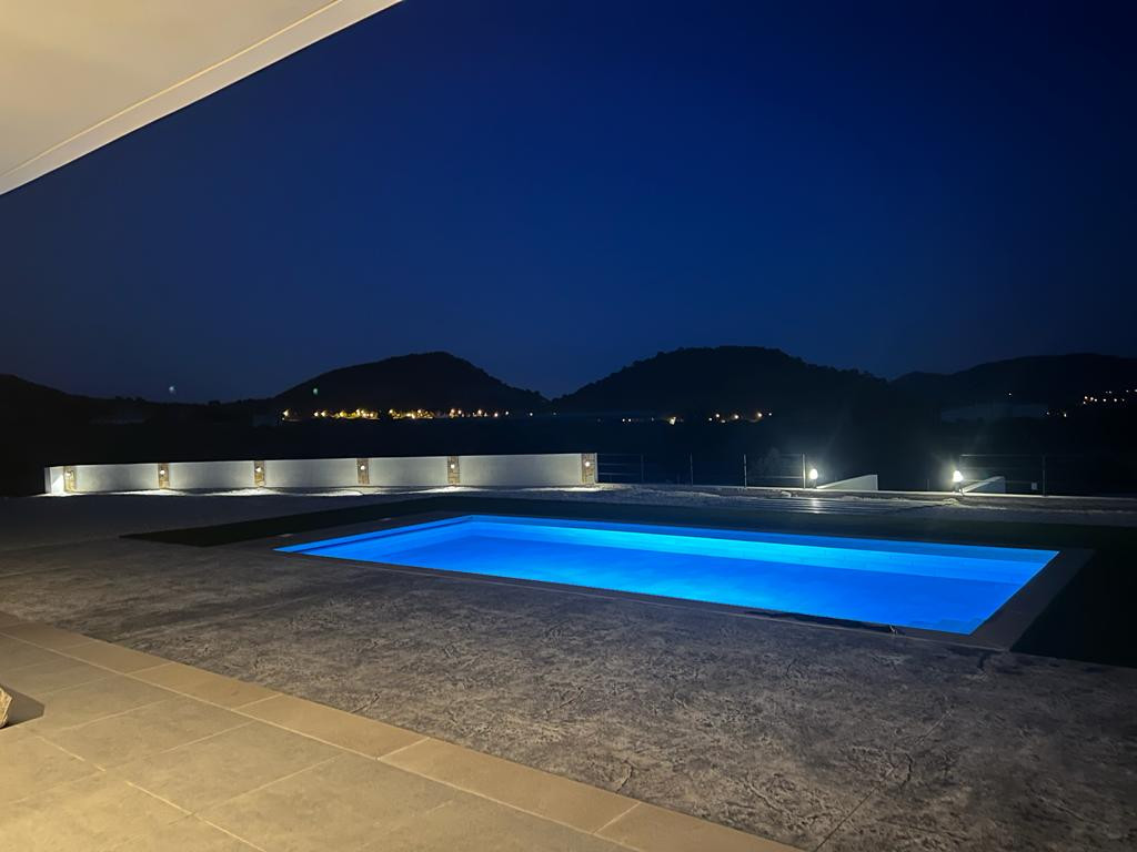 Se vende Villa - Chalet de 4 dormitorios en Costa Blanca, Alicante, España