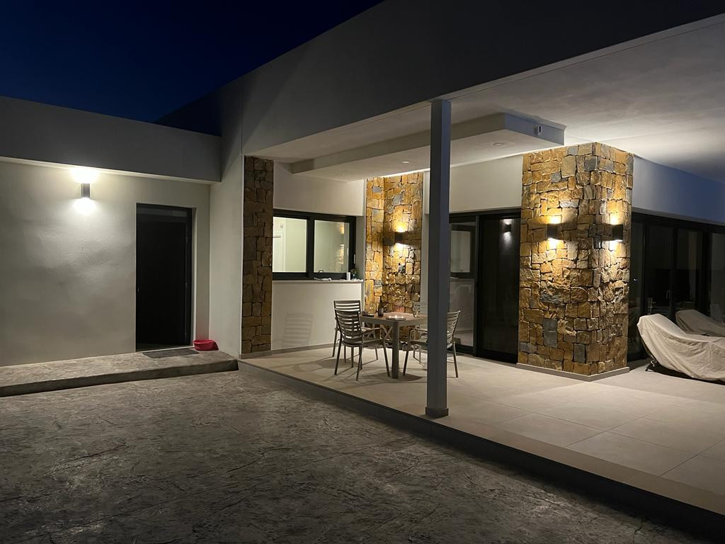 Se vende Villa - Chalet de 4 dormitorios en Costa Blanca, Alicante, España