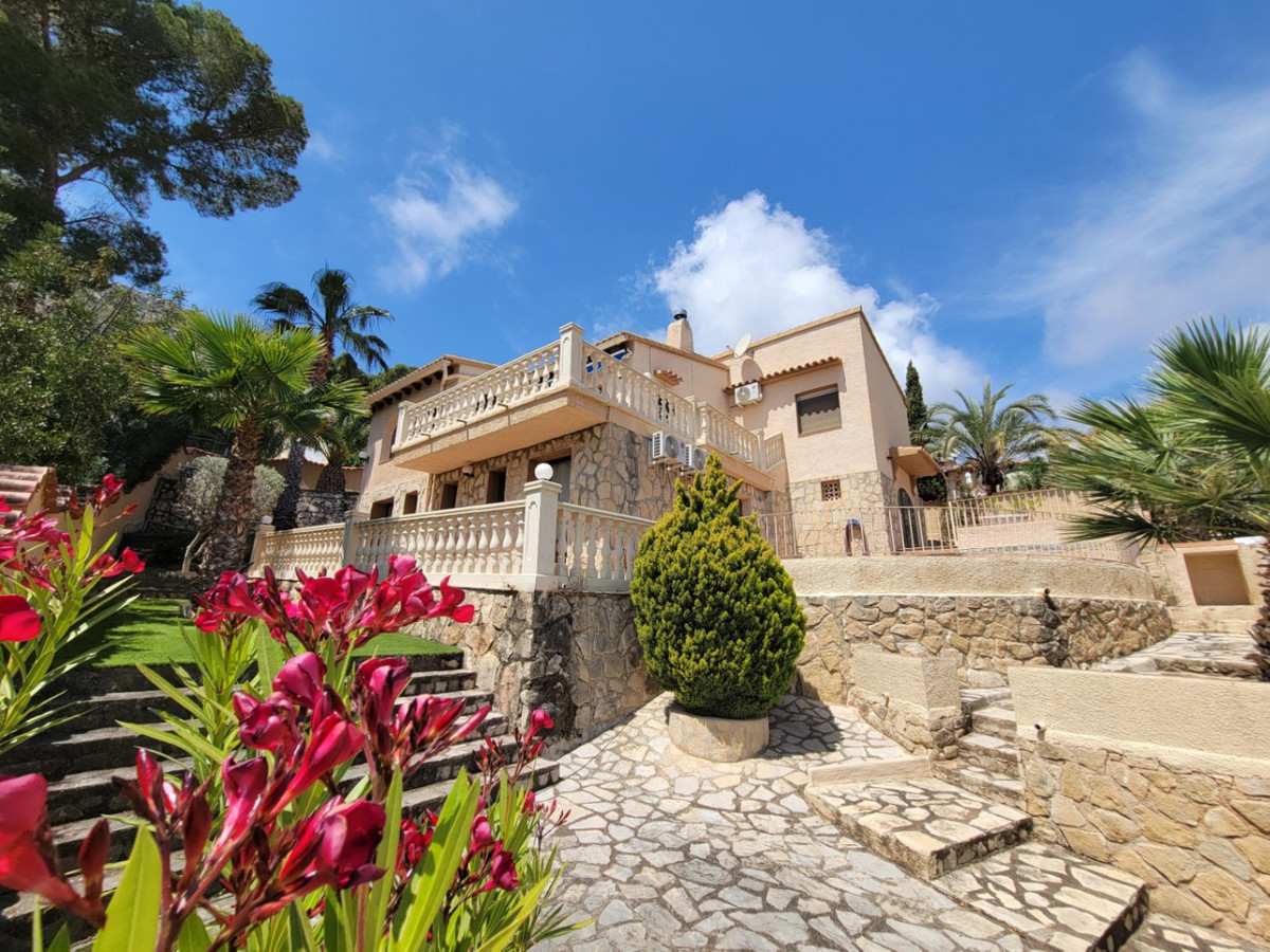 4 Bed Townhouse for sale in Calpe Costa Blanca, Alicante, Spain