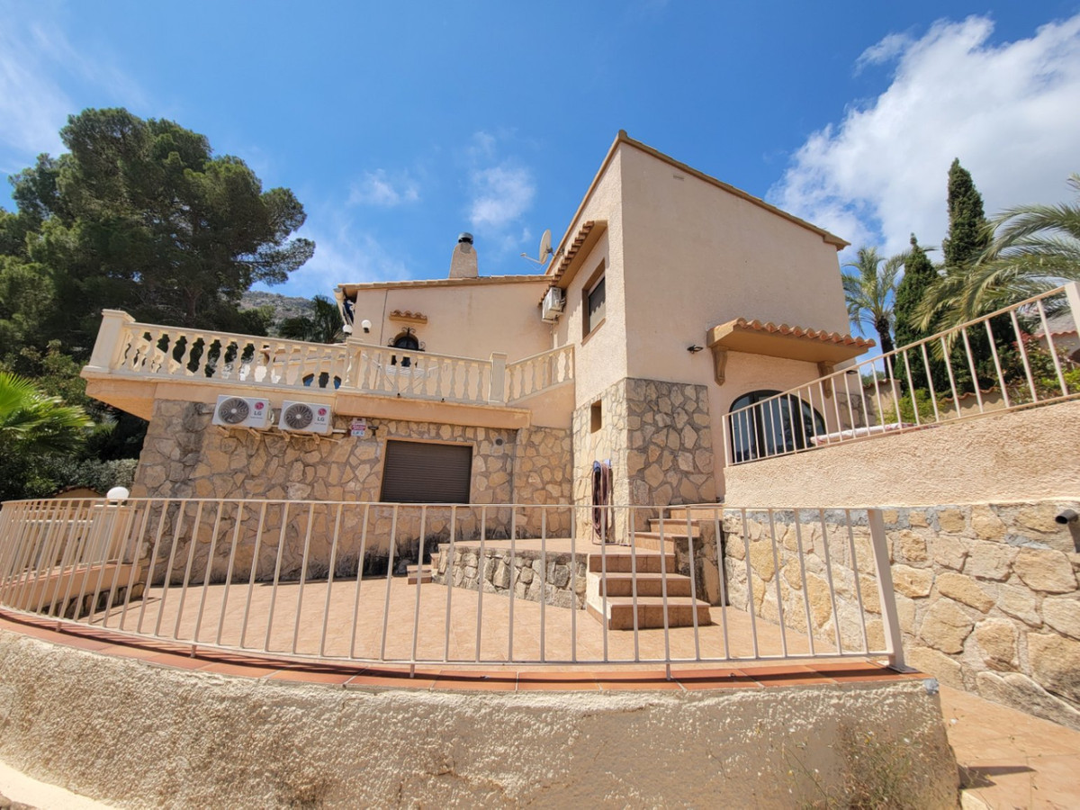 4 Bed Townhouse for sale in Calpe Costa Blanca, Alicante, Spain