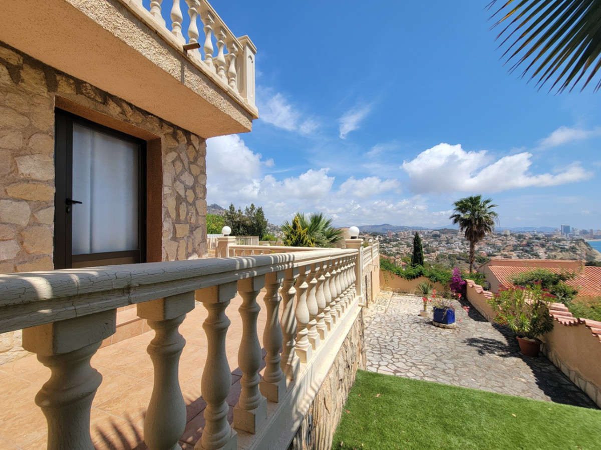 4 Bed Townhouse for sale in Calpe Costa Blanca, Alicante, Spain