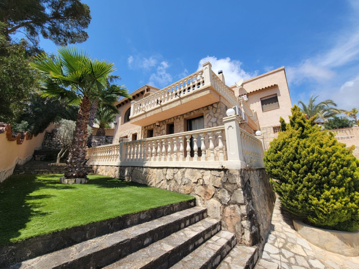 4 Bed Townhouse for sale in Calpe Costa Blanca, Alicante, Spain