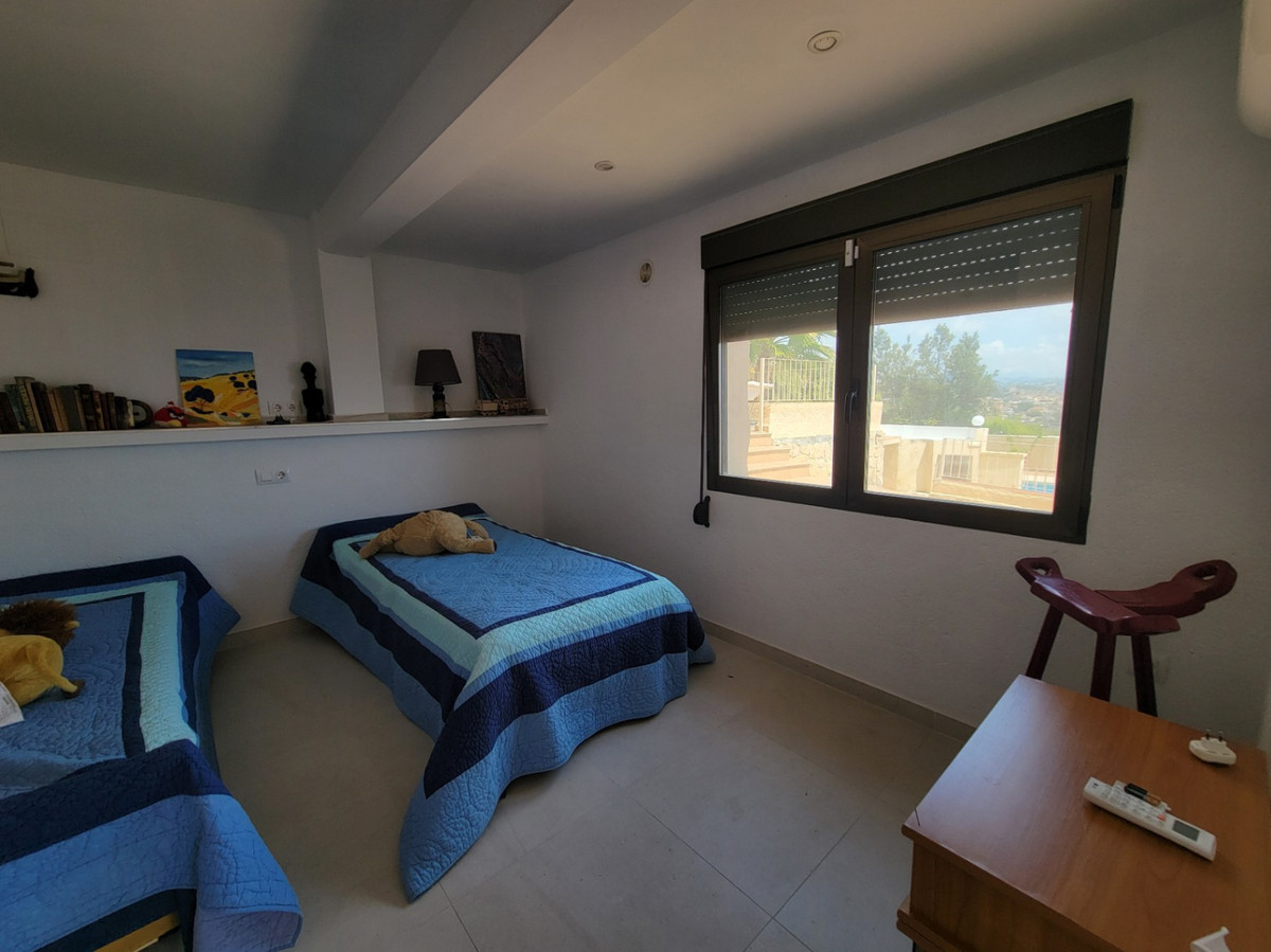 4 Bed Townhouse for sale in Calpe Costa Blanca, Alicante, Spain