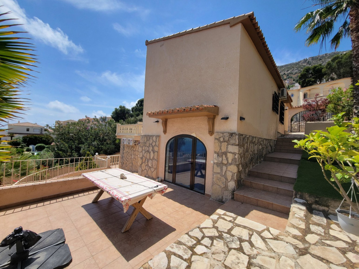 4 Bed Townhouse for sale in Calpe Costa Blanca, Alicante, Spain