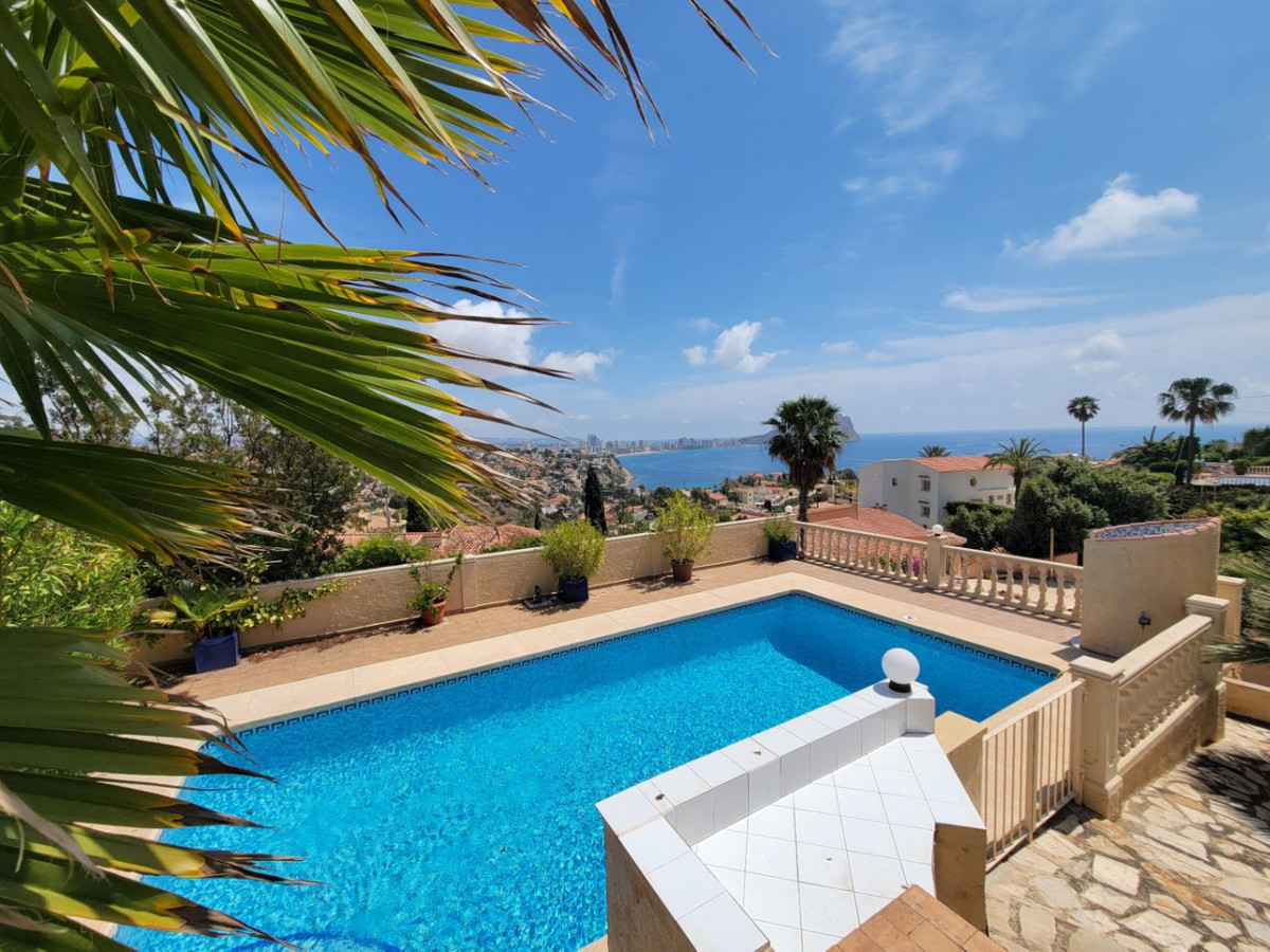 4 Bed Townhouse for sale in Calpe Costa Blanca, Alicante, Spain