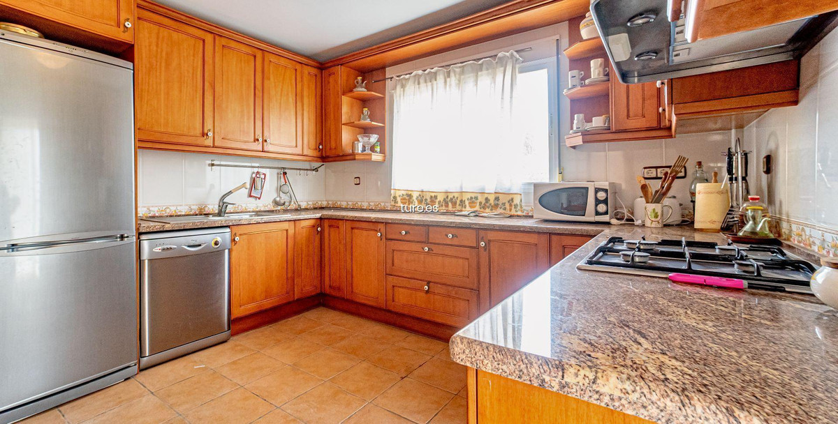 7 Bed Townhouse for sale in La Nucia Costa Blanca, Alicante, Spain