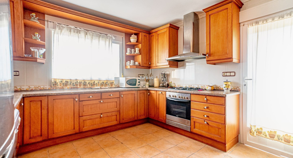 7 Bed Townhouse for sale in La Nucia Costa Blanca, Alicante, Spain