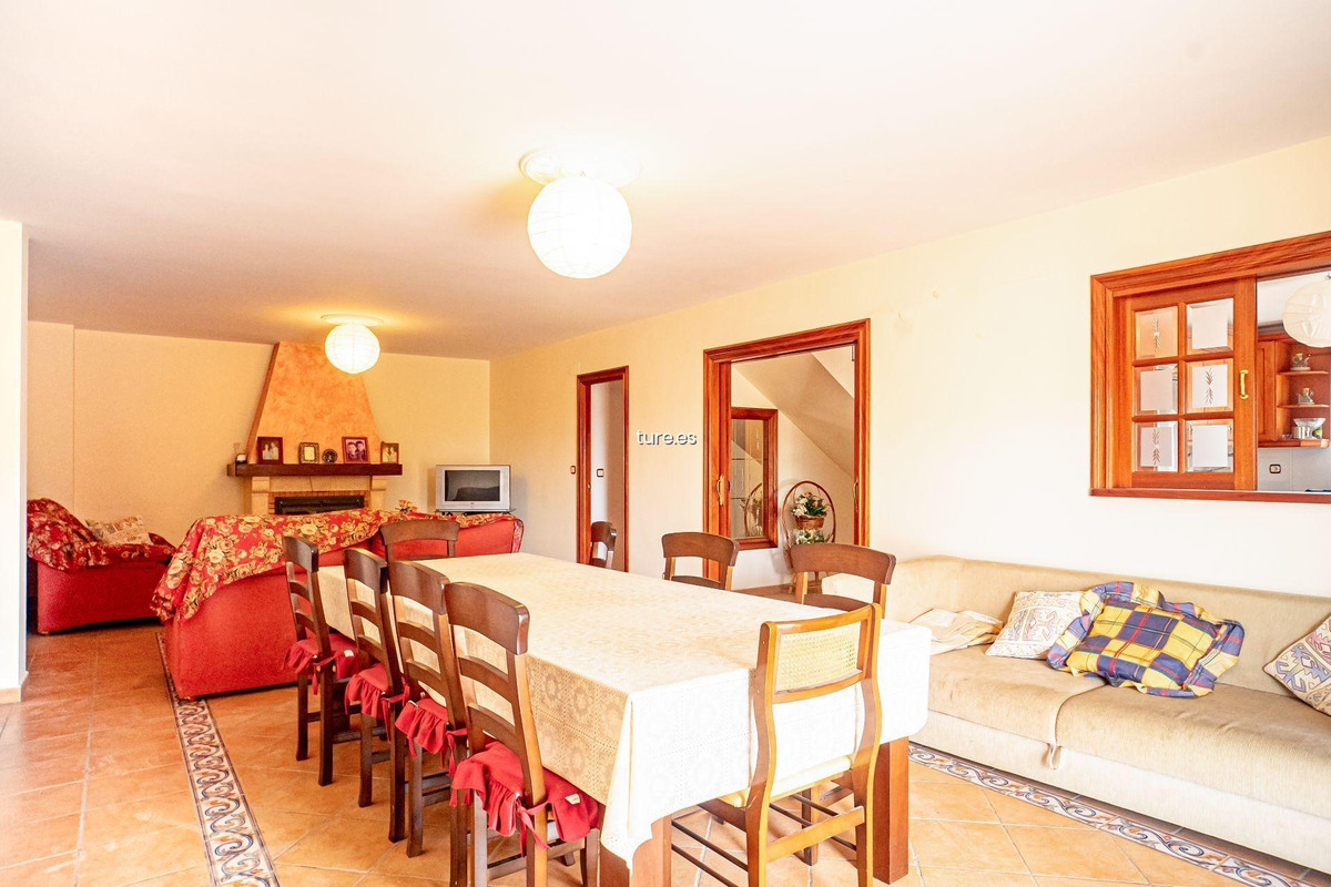 7 Bed Townhouse for sale in La Nucia Costa Blanca, Alicante, Spain