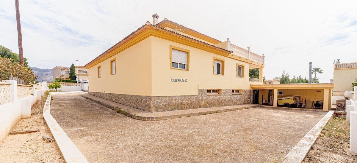 7 Bed Townhouse for sale in La Nucia Costa Blanca, Alicante, Spain