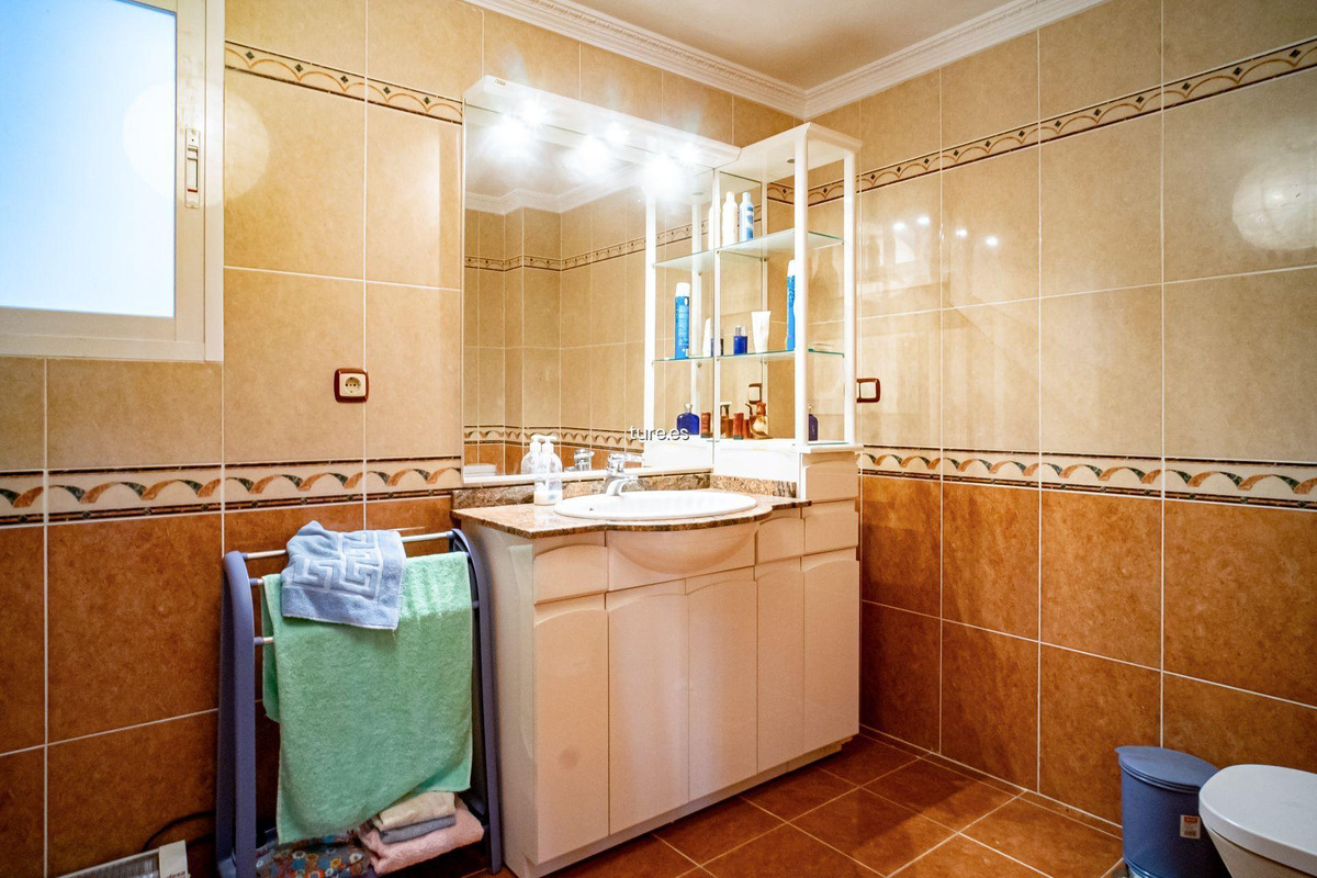7 Bed Townhouse for sale in La Nucia Costa Blanca, Alicante, Spain