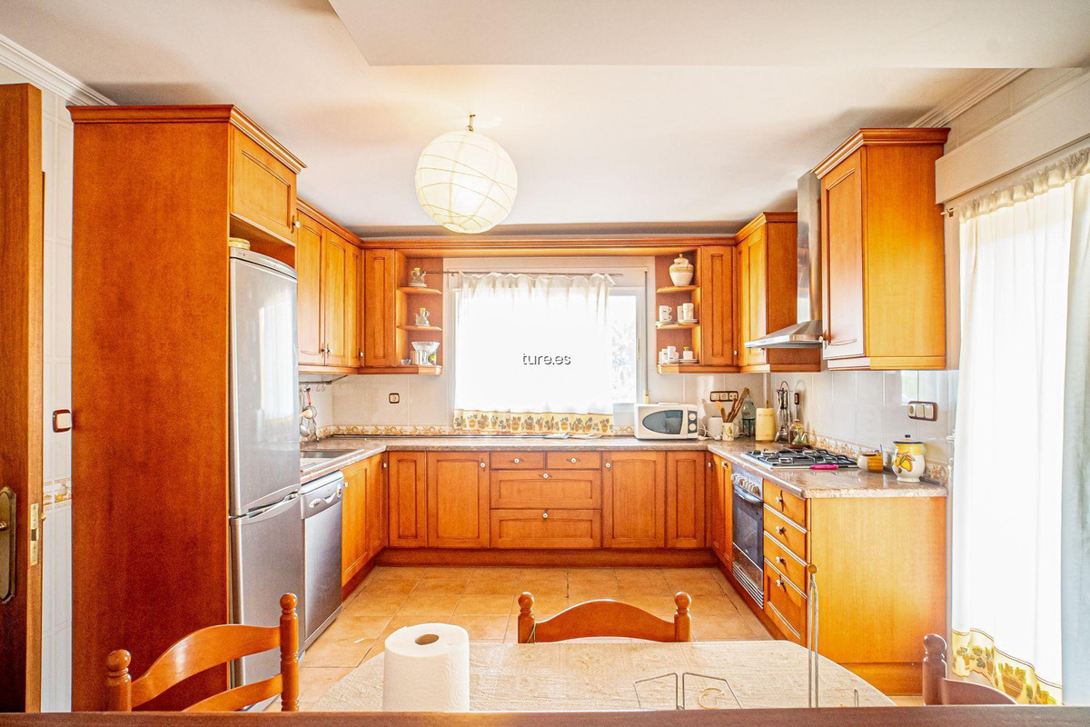 7 Bed Townhouse for sale in La Nucia Costa Blanca, Alicante, Spain