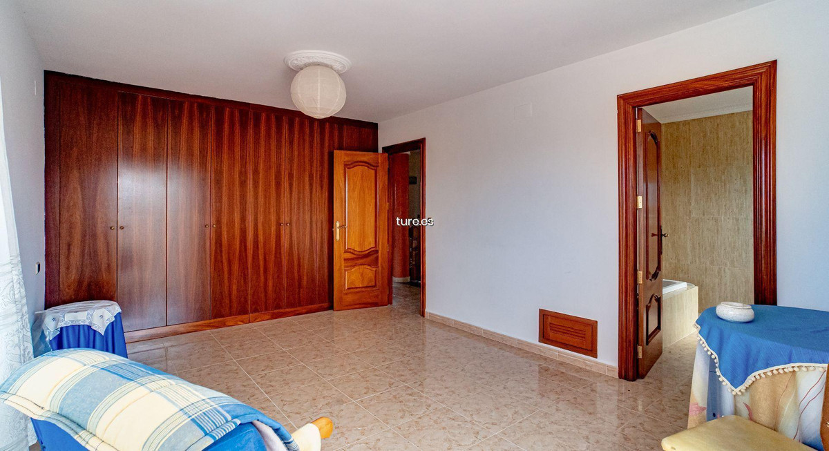 7 Bed Townhouse for sale in La Nucia Costa Blanca, Alicante, Spain