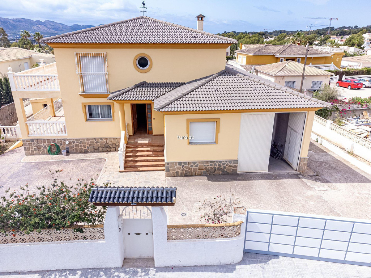7 Bed Townhouse for sale in La Nucia Costa Blanca, Alicante, Spain