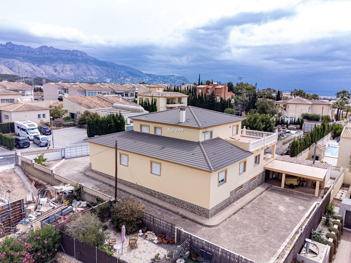 7 Bed Townhouse for sale in La Nucia Costa Blanca, Alicante, Spain