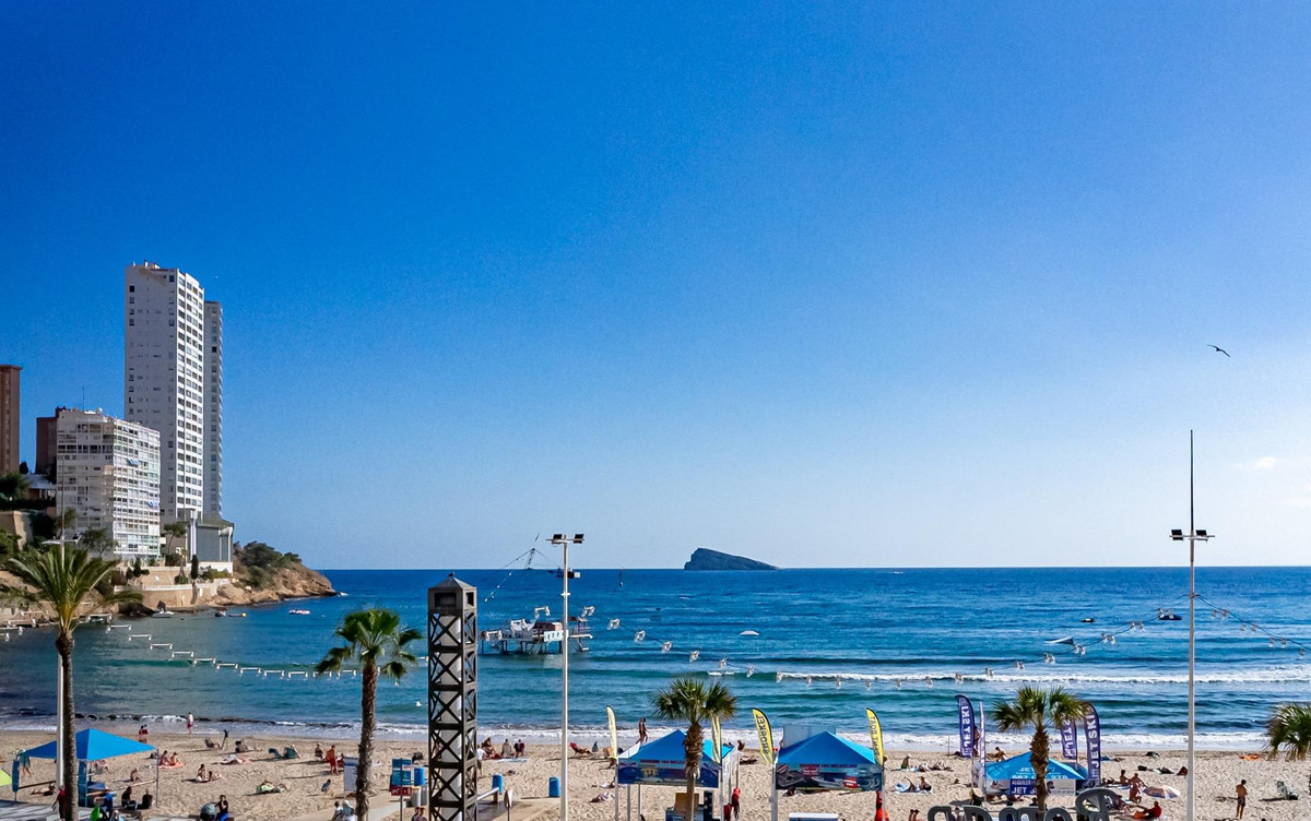 Se vende Apartamento Planta Media de 4 dormitorios en Costa Blanca, Alicante, España