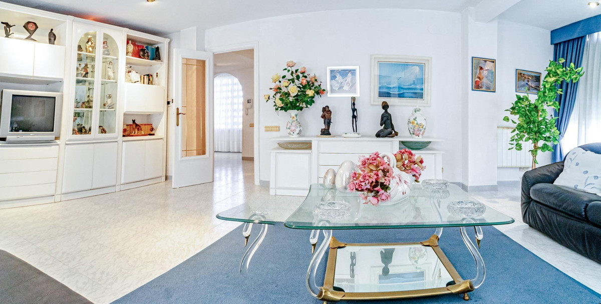 Se vende Apartamento Planta Media de 4 dormitorios en Costa Blanca, Alicante, España