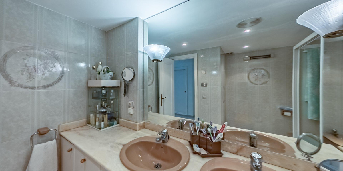 Se vende Apartamento Planta Media de 4 dormitorios en Costa Blanca, Alicante, España