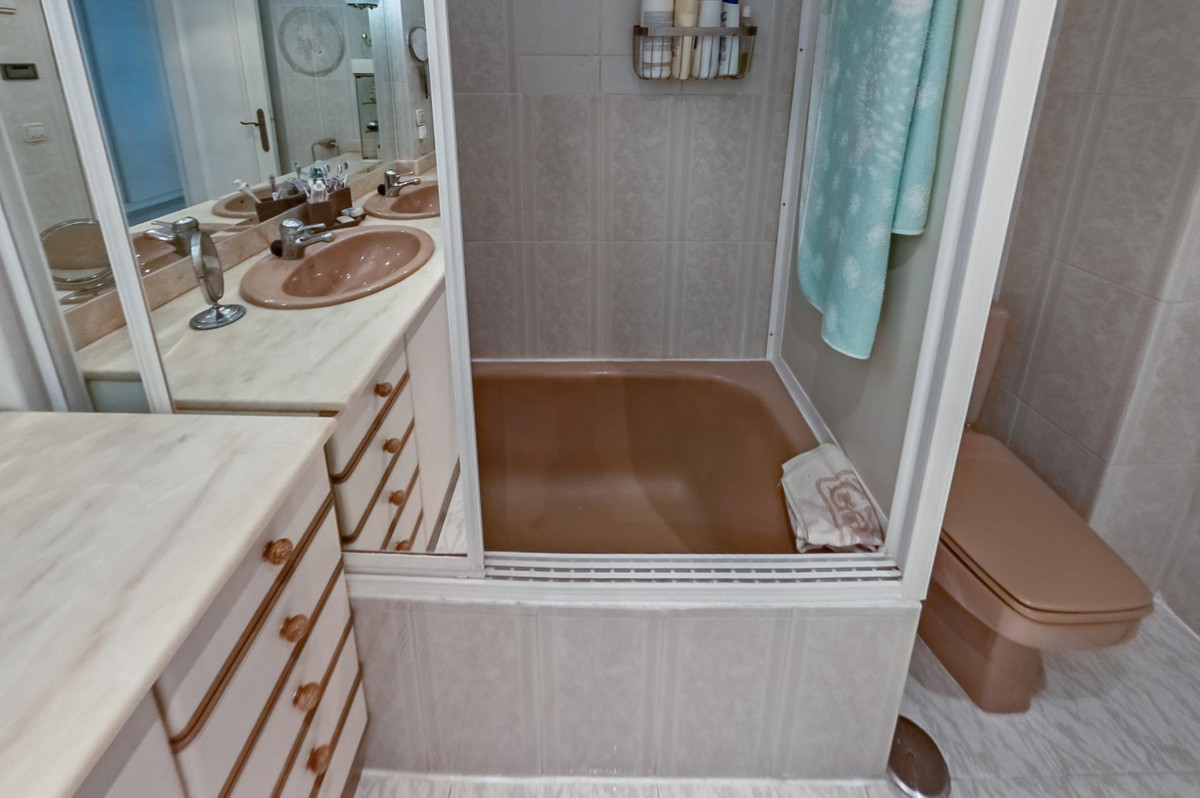 Se vende Apartamento Planta Media de 4 dormitorios en Costa Blanca, Alicante, España