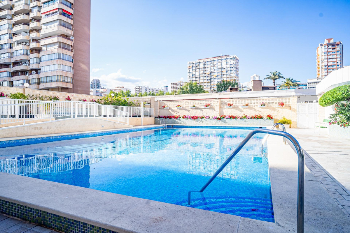 Se vende Apartamento Planta Media de 4 dormitorios en Costa Blanca, Alicante, España