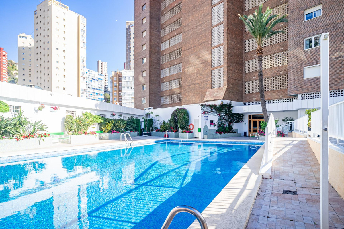 Se vende Apartamento Planta Media de 4 dormitorios en Costa Blanca, Alicante, España