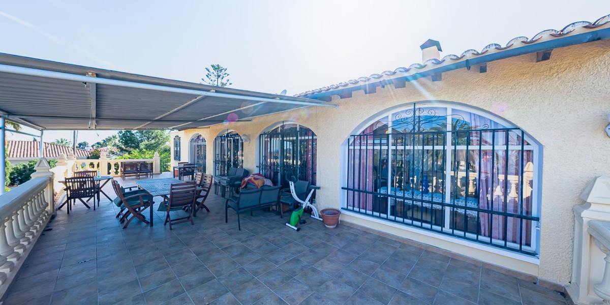 Se vende Villa - Chalet de 8 dormitorios en Costa Blanca, Alicante, España