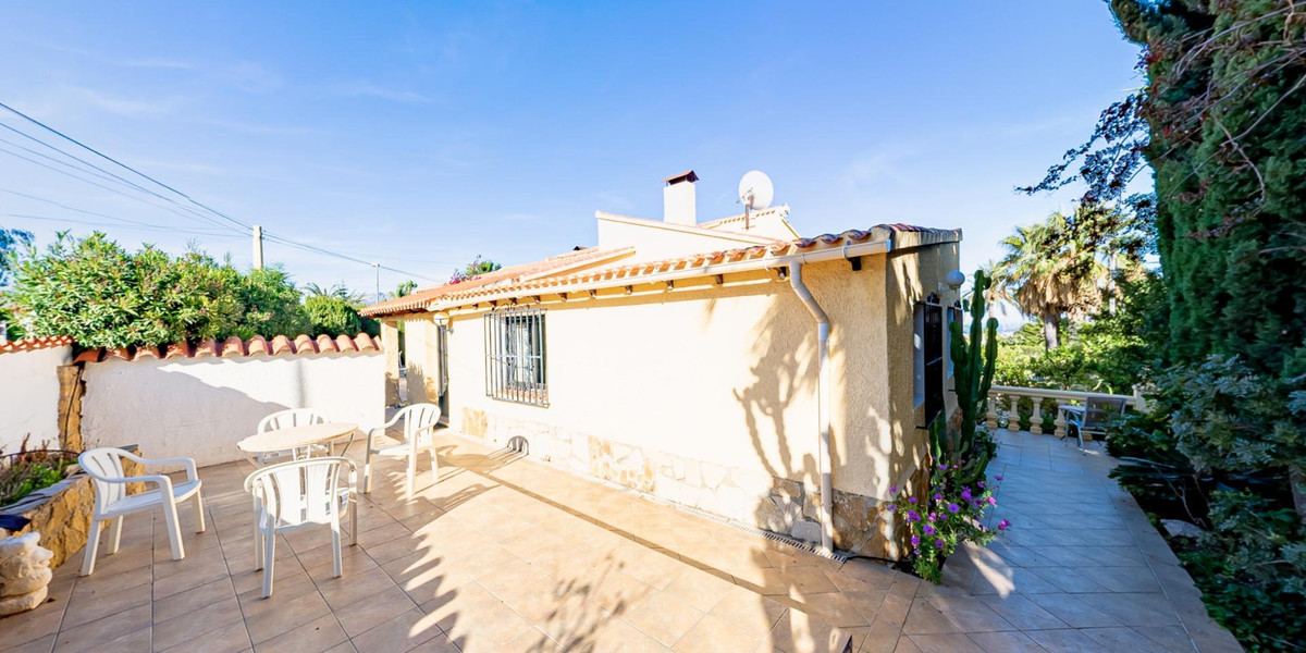 Se vende Villa - Chalet de 8 dormitorios en Costa Blanca, Alicante, España