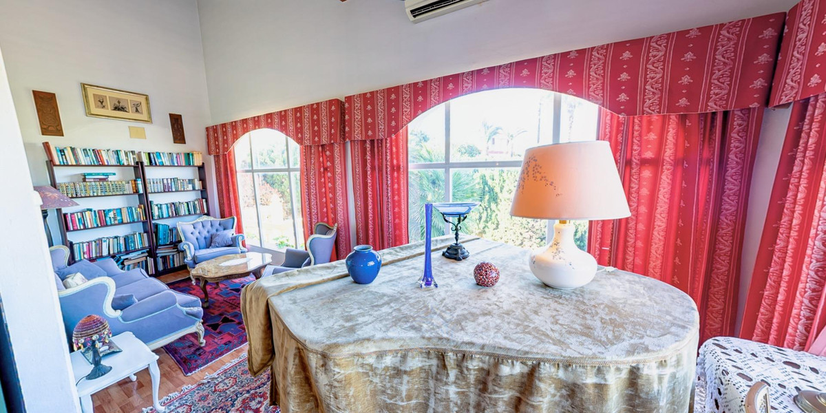 Se vende Villa - Chalet de 8 dormitorios en Costa Blanca, Alicante, España