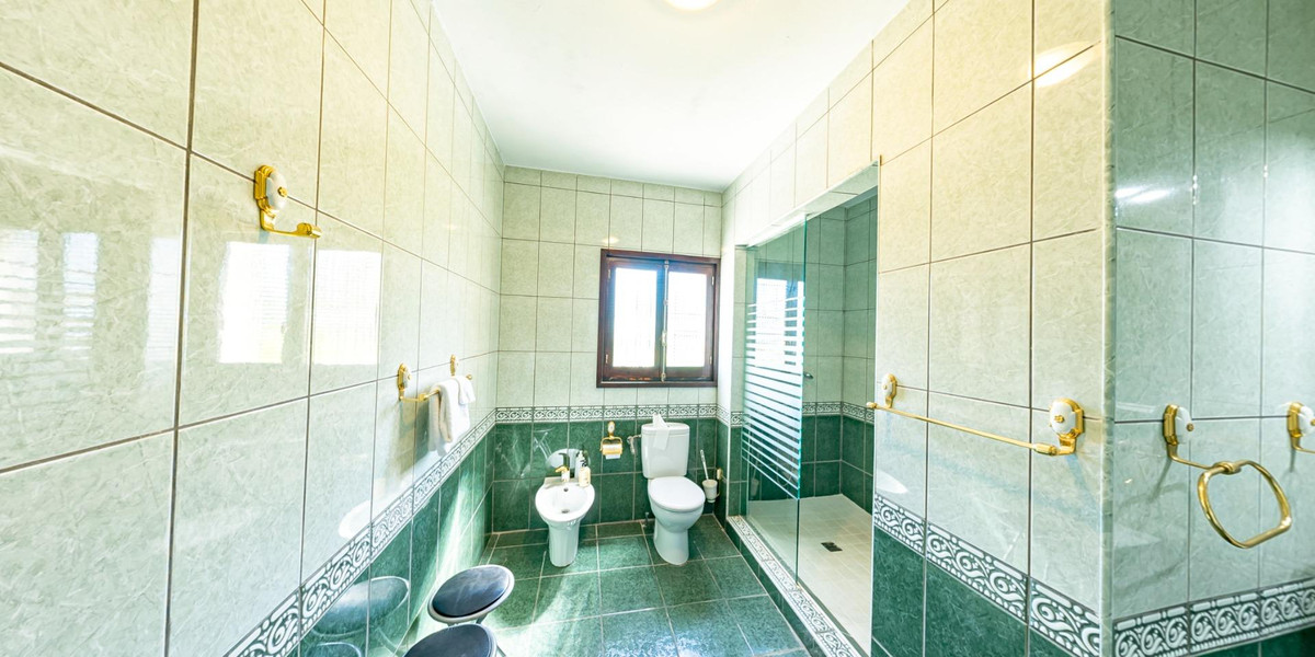 Se vende Villa - Chalet de 8 dormitorios en Costa Blanca, Alicante, España