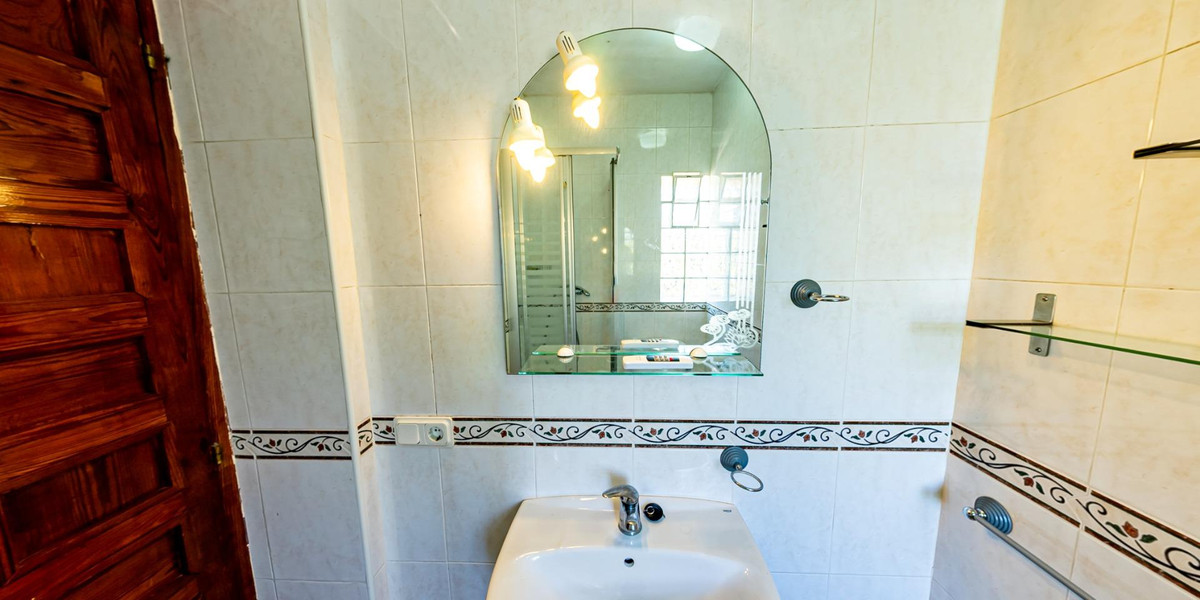 Se vende Villa - Chalet de 8 dormitorios en Costa Blanca, Alicante, España