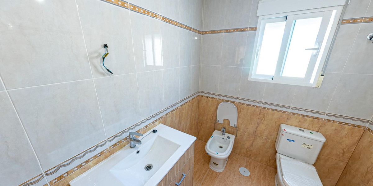 Se vende Villa - Chalet de 3 dormitorios en Costa Blanca, Alicante, España