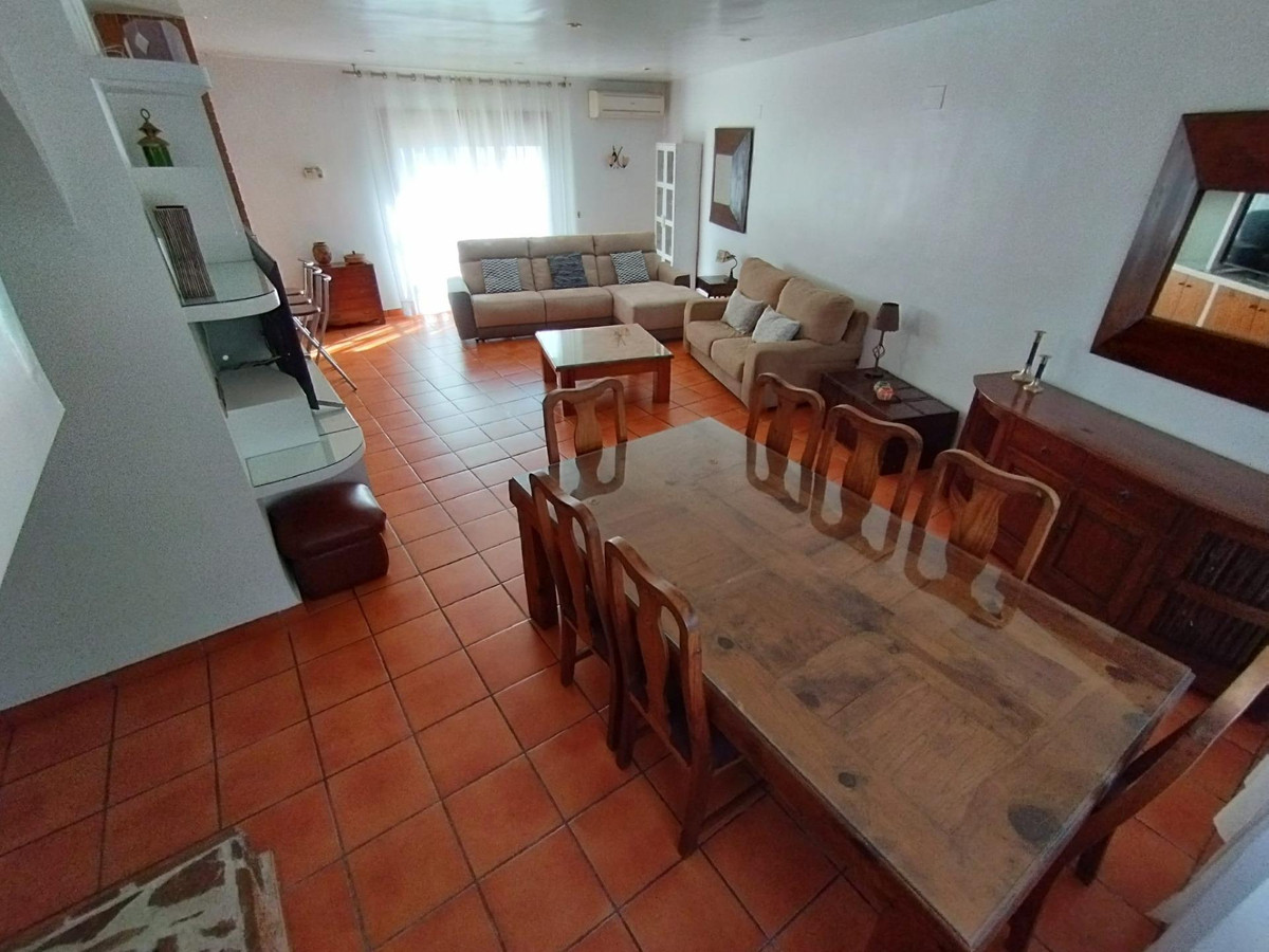 Se vende Villa - Chalet de 4 dormitorios en Costa Blanca, Alicante, España