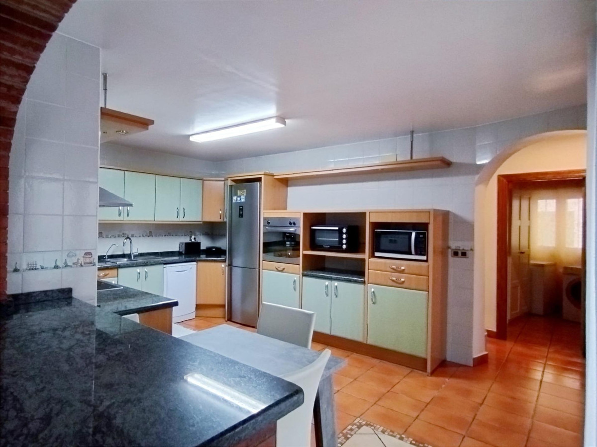 Se vende Villa - Chalet de 4 dormitorios en Costa Blanca, Alicante, España