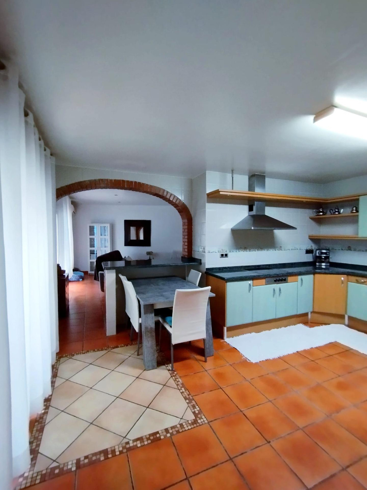 Se vende Villa - Chalet de 4 dormitorios en Costa Blanca, Alicante, España