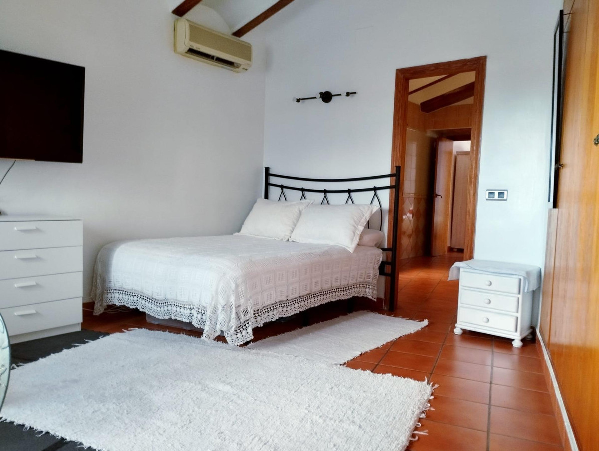 Se vende Villa - Chalet de 4 dormitorios en Costa Blanca, Alicante, España