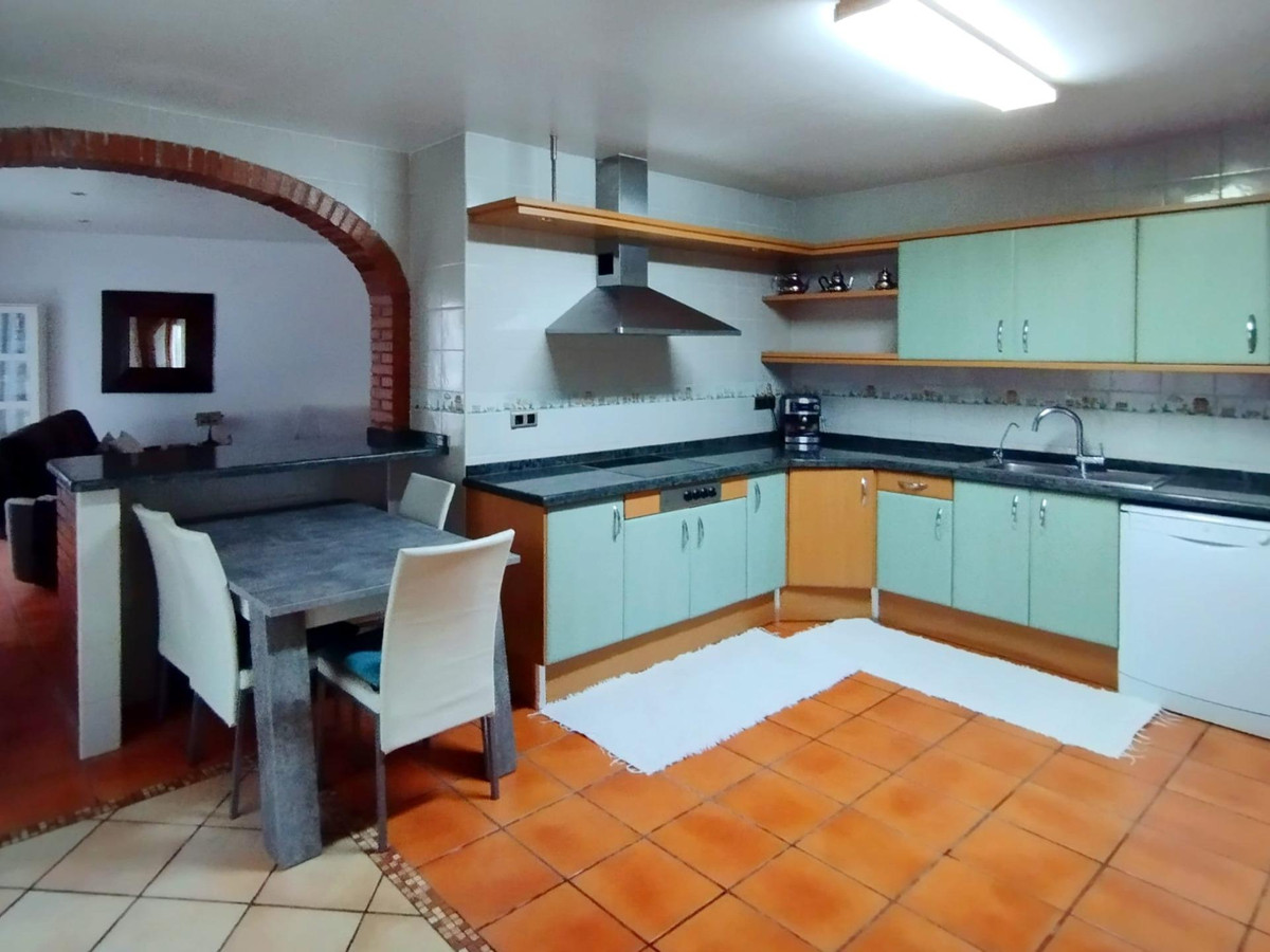 Se vende Villa - Chalet de 4 dormitorios en Costa Blanca, Alicante, España