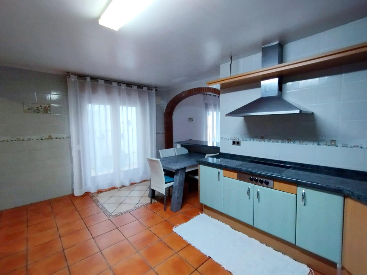Se vende Villa - Chalet de 4 dormitorios en Costa Blanca, Alicante, España