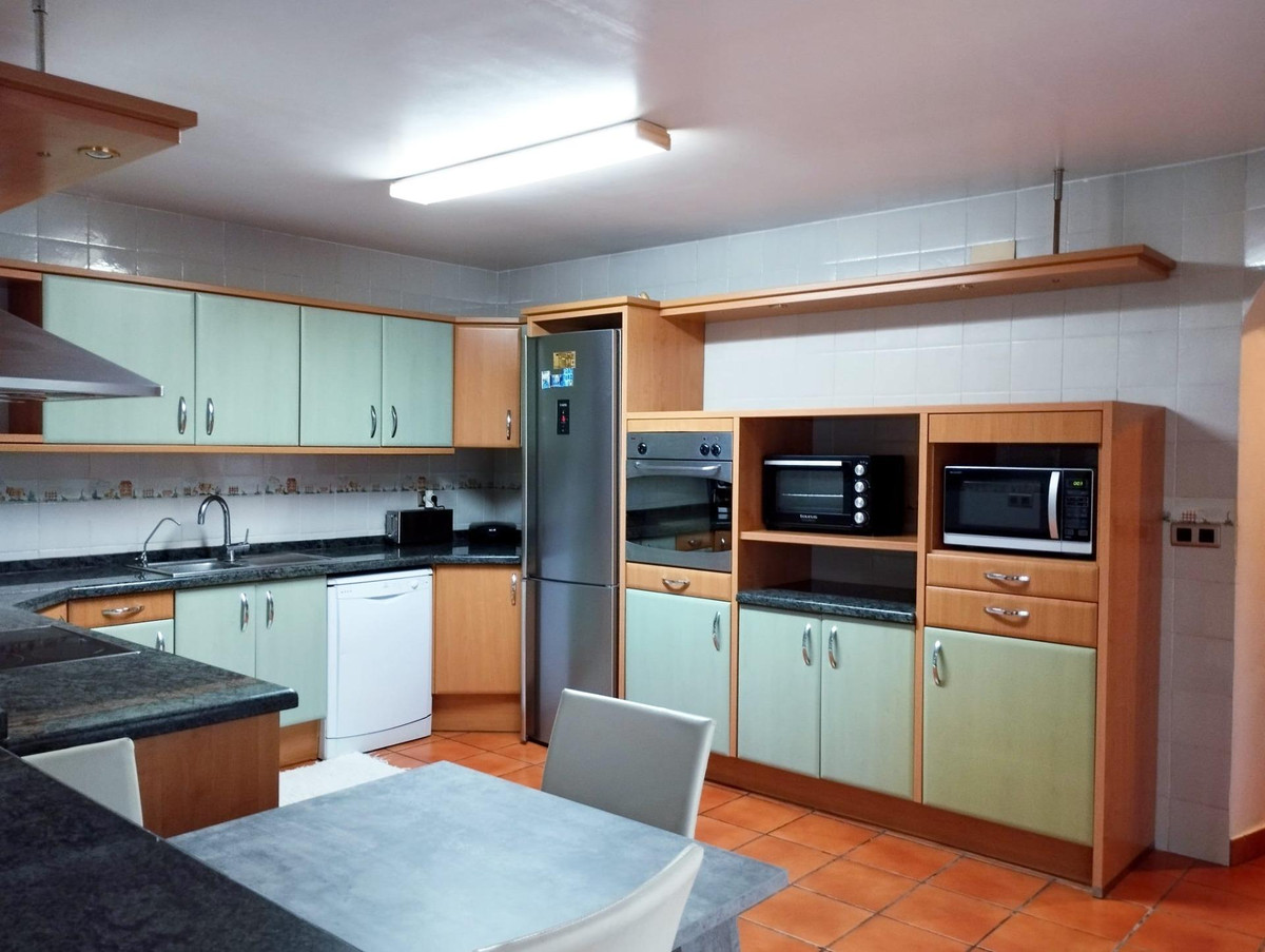 Se vende Villa - Chalet de 4 dormitorios en Costa Blanca, Alicante, España