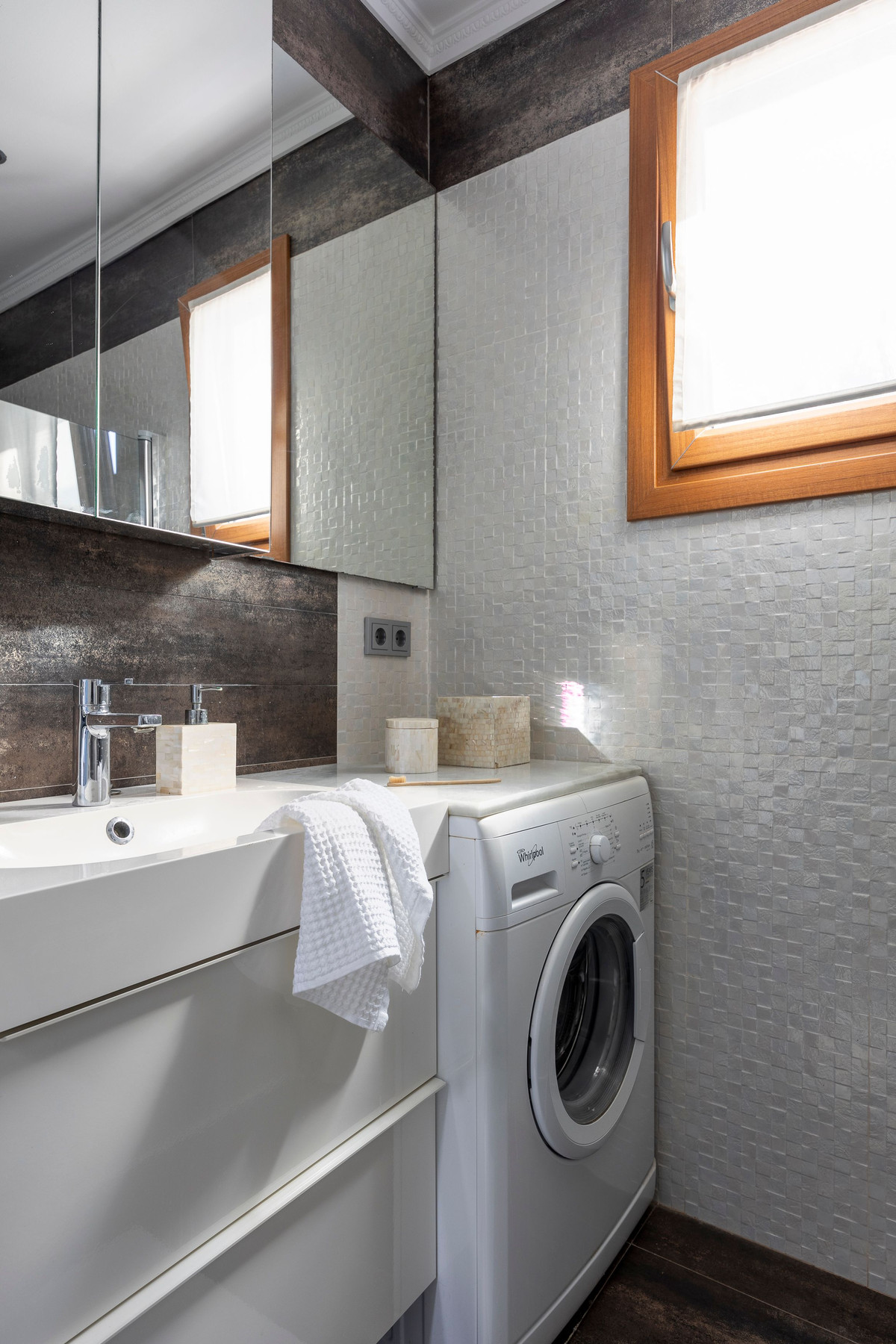 2 Bed Apartment for sale in Puerto Banús Costa Del Sol, Málaga, Spain